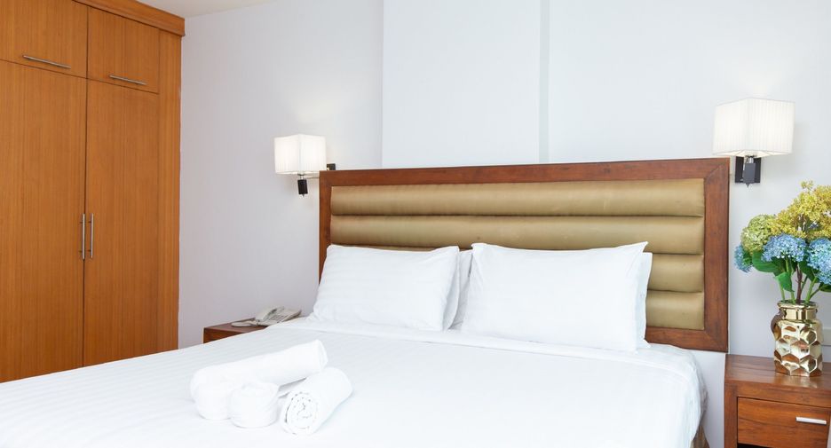 For rent 3 bedrooms apartment in Bang Na, Bangkok