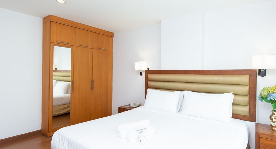 For rent 3 bedrooms apartment in Bang Na, Bangkok