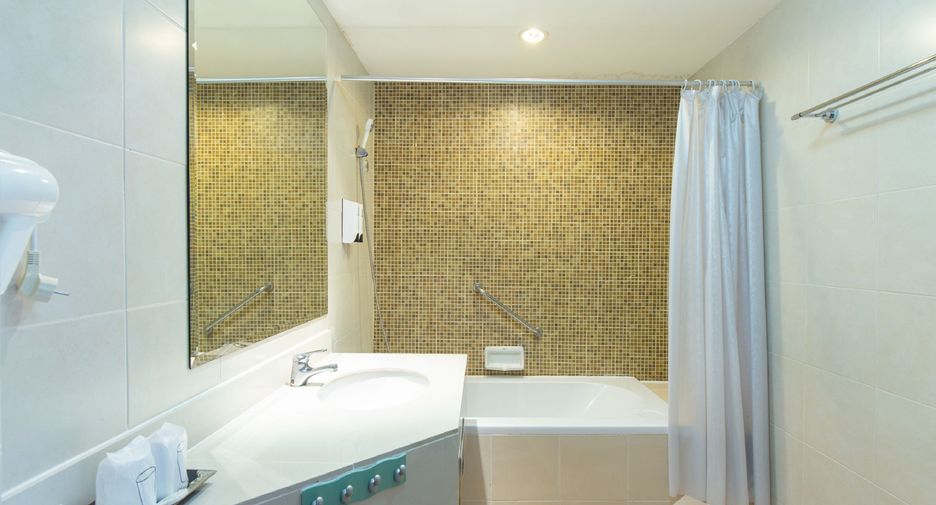 For rent 3 bedrooms apartment in Bang Na, Bangkok