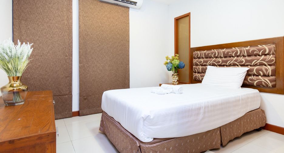 For rent 3 bedrooms apartment in Bang Na, Bangkok