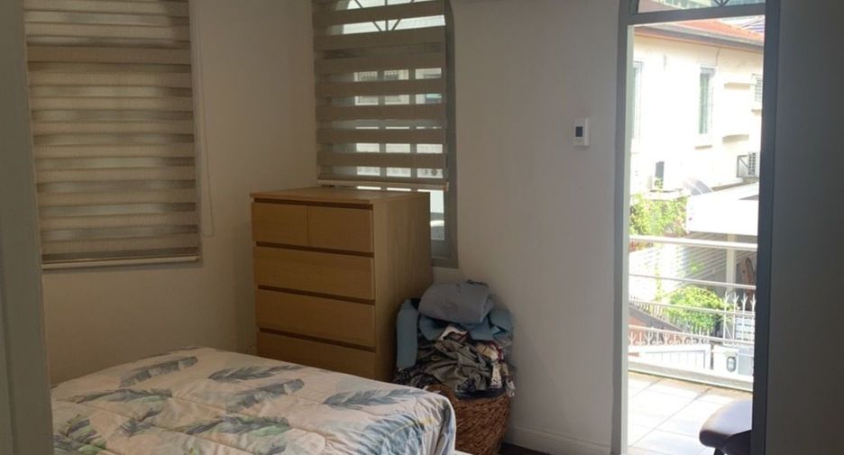 For rent 3 bedrooms house in Khlong Toei, Bangkok