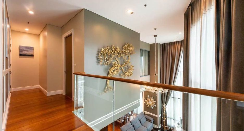 For rent 3 bedrooms condo in Khlong Toei, Bangkok