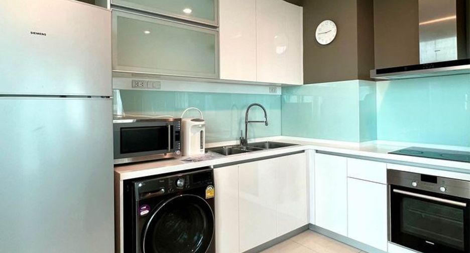For rent 3 bedrooms condo in Khlong Toei, Bangkok