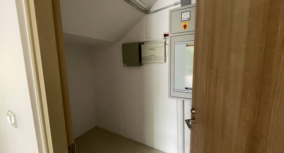 Casa en alquiler de 4 habitaciones en Watthana, Bangkok