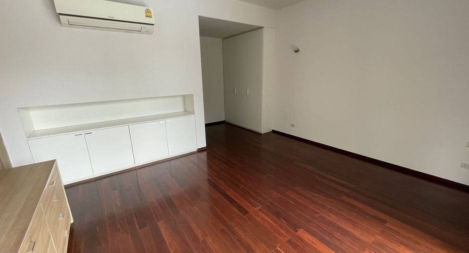 Casa en alquiler de 4 habitaciones en Watthana, Bangkok