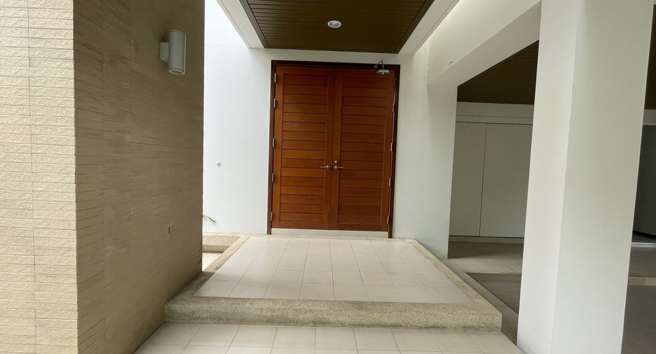 Casa en alquiler de 4 habitaciones en Watthana, Bangkok