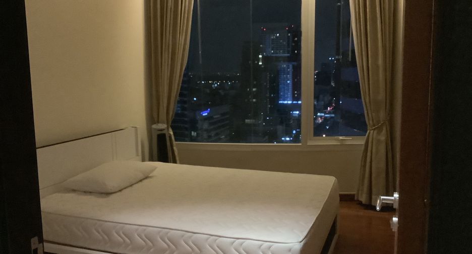 For rent 2 bedrooms condo in Sathon, Bangkok