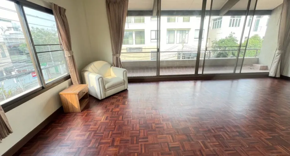 Casa adosada en alquiler de 3 habitaciones en Phaya Thai, Bangkok