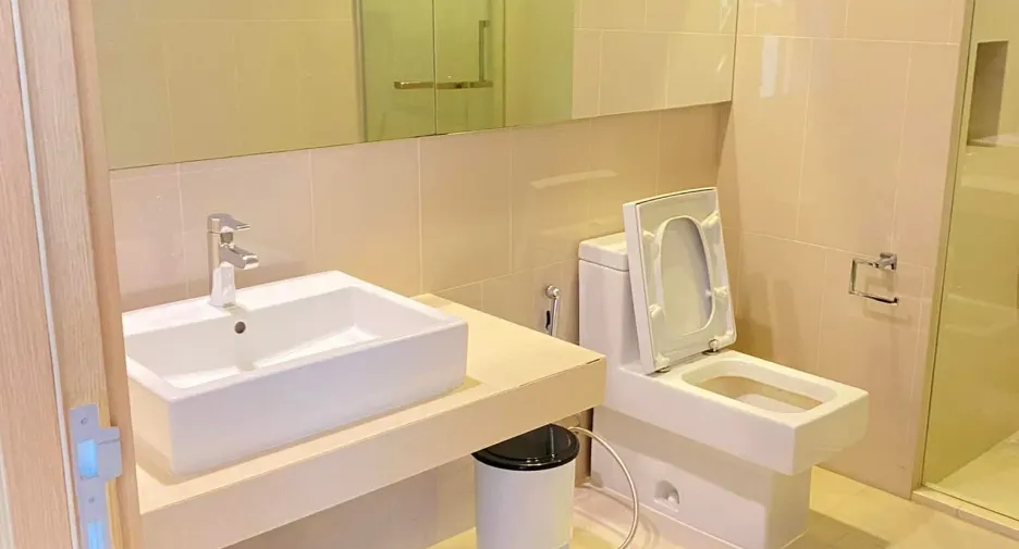 Condo en alquiler de 2 habitaciones en Khlong Toei, Bangkok