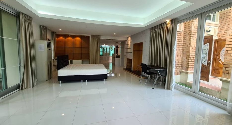 For rent 4 bedrooms house in Mueang Samut Prakan, Samut Prakan