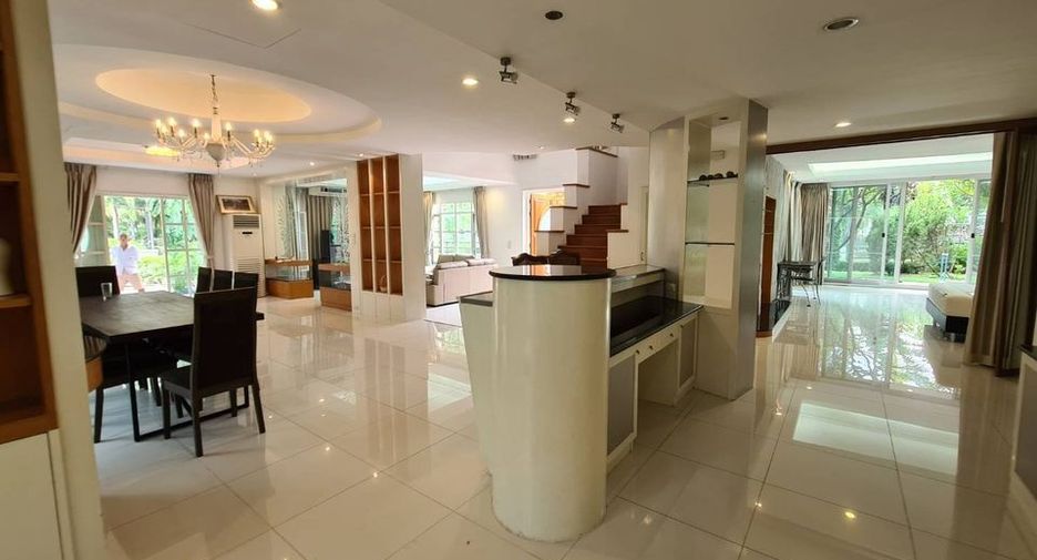 For rent 4 bedrooms house in Mueang Samut Prakan, Samut Prakan