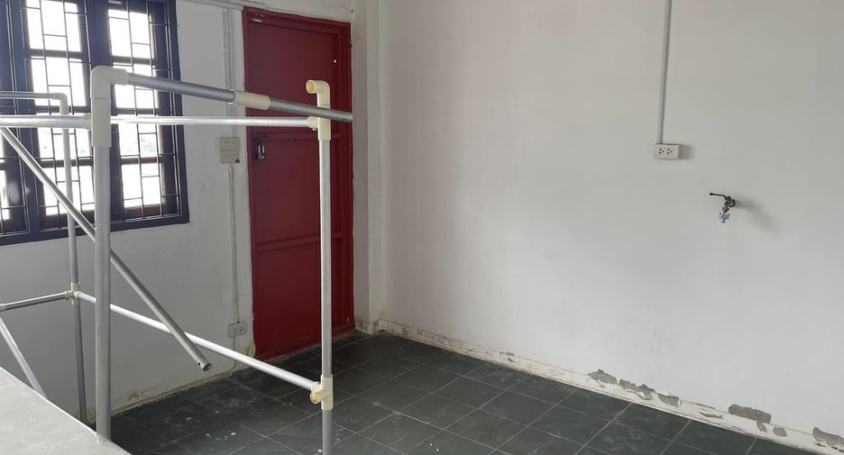 For rent retail Space in Phra Khanong, Bangkok