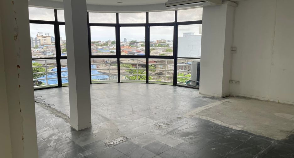 For rent retail Space in Phra Khanong, Bangkok