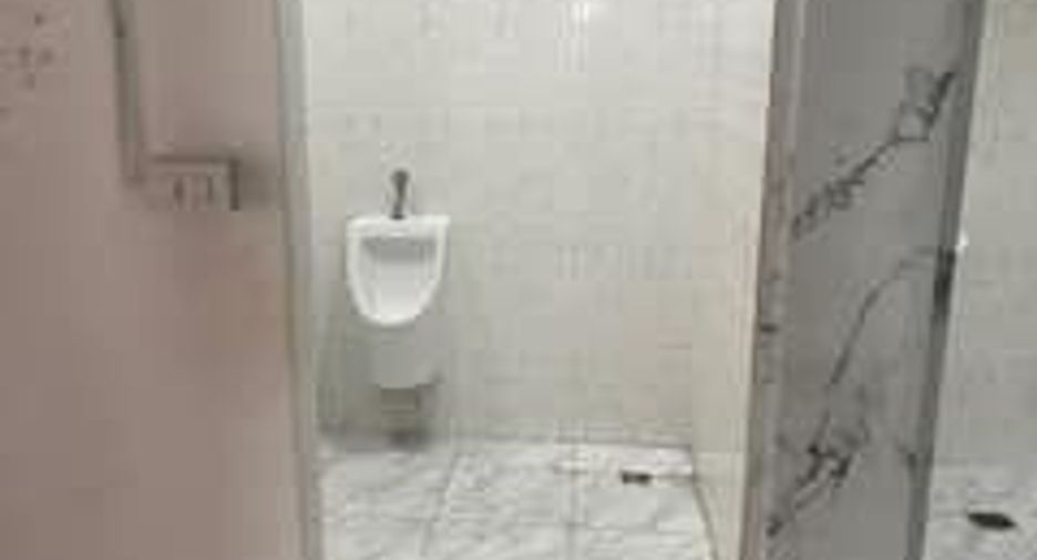 For rent retail Space in Phra Khanong, Bangkok