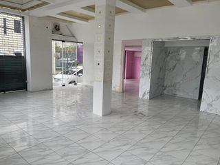 Аренда торговое помещение в Пхра Кханонг, Бангкок