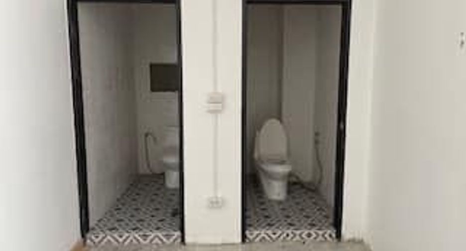 For rent retail Space in Phra Khanong, Bangkok