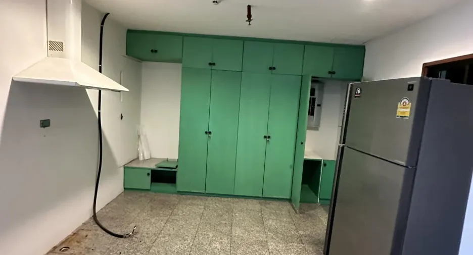 For rent 4 bedrooms condo in Watthana, Bangkok