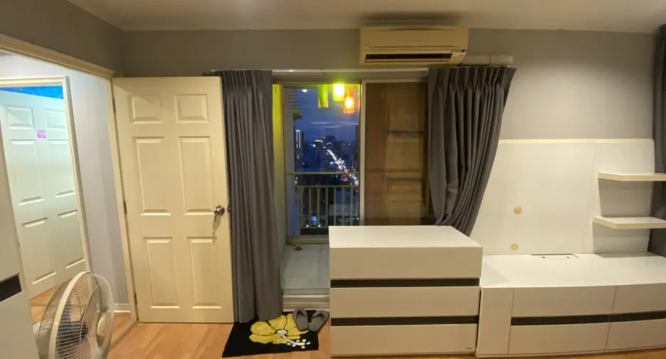 For rent 2 bedrooms condo in Bang Kapi, Bangkok