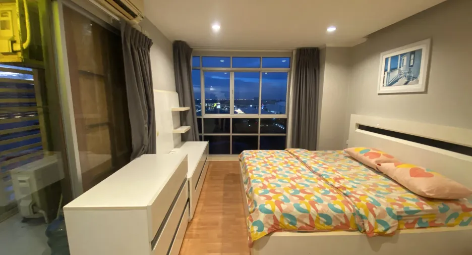 For rent 2 bedrooms condo in Bang Kapi, Bangkok