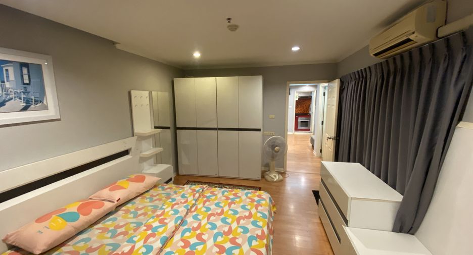 For rent 2 bedrooms condo in Bang Kapi, Bangkok
