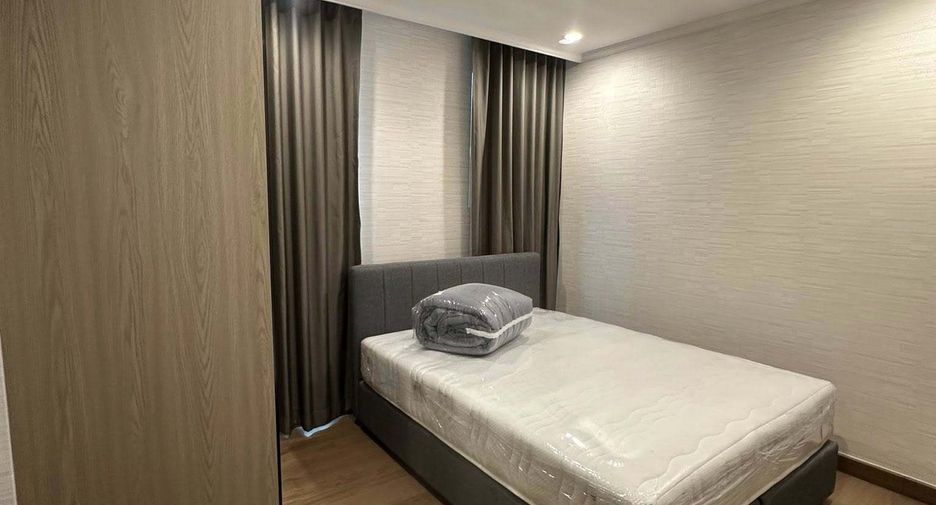 For rent 2 bedrooms condo in Watthana, Bangkok