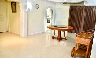 Condo en alquiler de 3 habitaciones en Sathon, Bangkok
