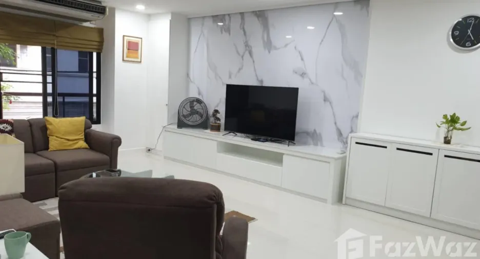 ให้เช่า 2 ห้องนอน คอนโด ใน คลองเตย, กรุงเทพฯ
