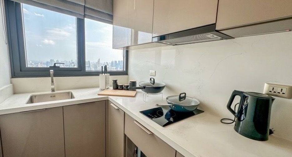 Wohnung zur Miete mit 3 Zimmer in Huai Khwang, Bangkok