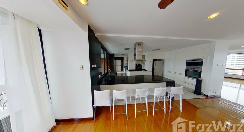 For rent 3 bedrooms condo in Watthana, Bangkok