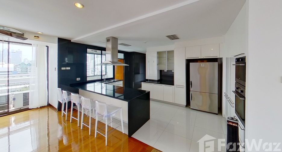 For rent 3 bedrooms condo in Watthana, Bangkok