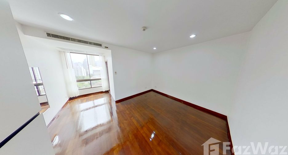 For rent 3 bedrooms condo in Watthana, Bangkok