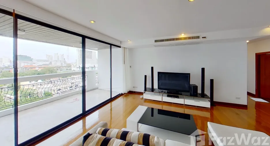 For rent 3 bedrooms condo in Watthana, Bangkok