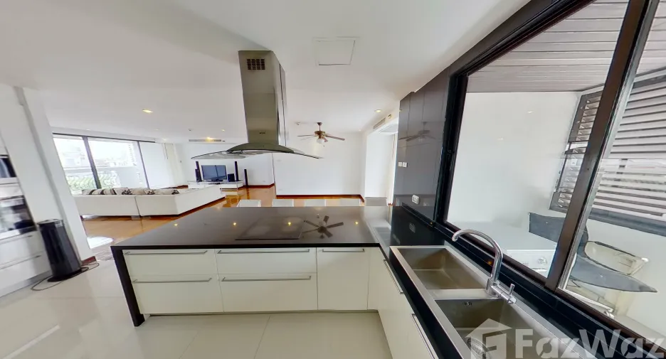 For rent 3 bedrooms condo in Watthana, Bangkok