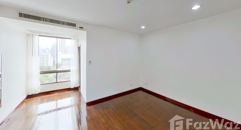 For rent 3 bedrooms condo in Watthana, Bangkok