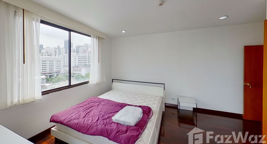 For rent 3 bedrooms condo in Watthana, Bangkok