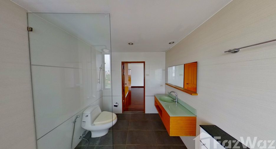 For rent 3 bedrooms condo in Watthana, Bangkok