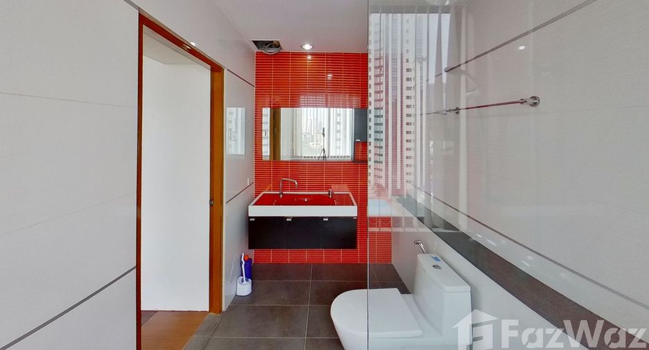 For rent 3 bedrooms condo in Watthana, Bangkok