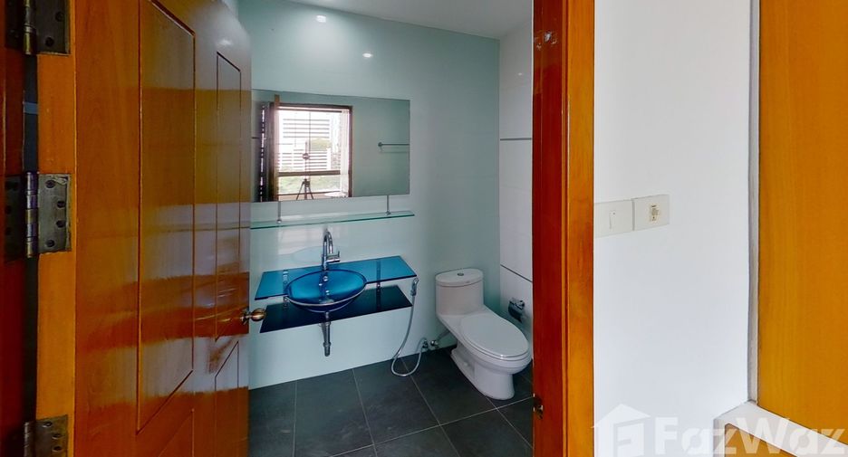 For rent 3 bedrooms condo in Watthana, Bangkok