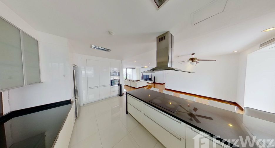 For rent 3 bedrooms condo in Watthana, Bangkok