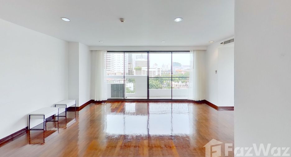 For rent 3 bedrooms condo in Watthana, Bangkok