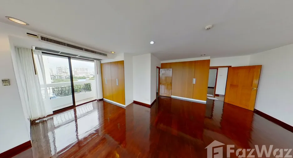 For rent 3 bedrooms condo in Watthana, Bangkok