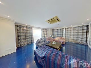 For rent 4 bedrooms condo in Yan Nawa, Bangkok