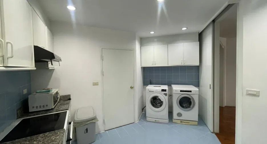 For rent 3 bedrooms apartment in Sathon, Bangkok
