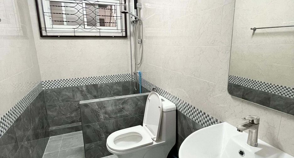 For rent 3 bedrooms townhouse in Bueng Kum, Bangkok