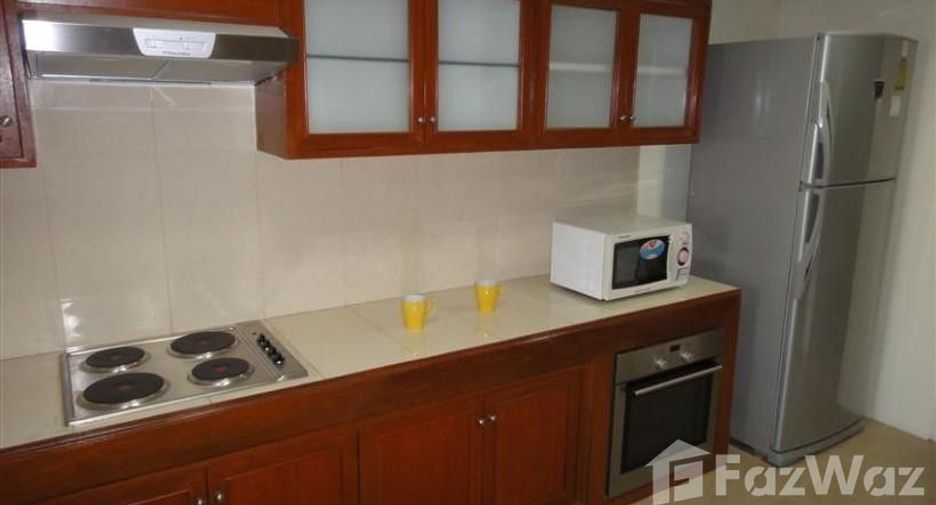 For rent 3 bedrooms condo in Watthana, Bangkok