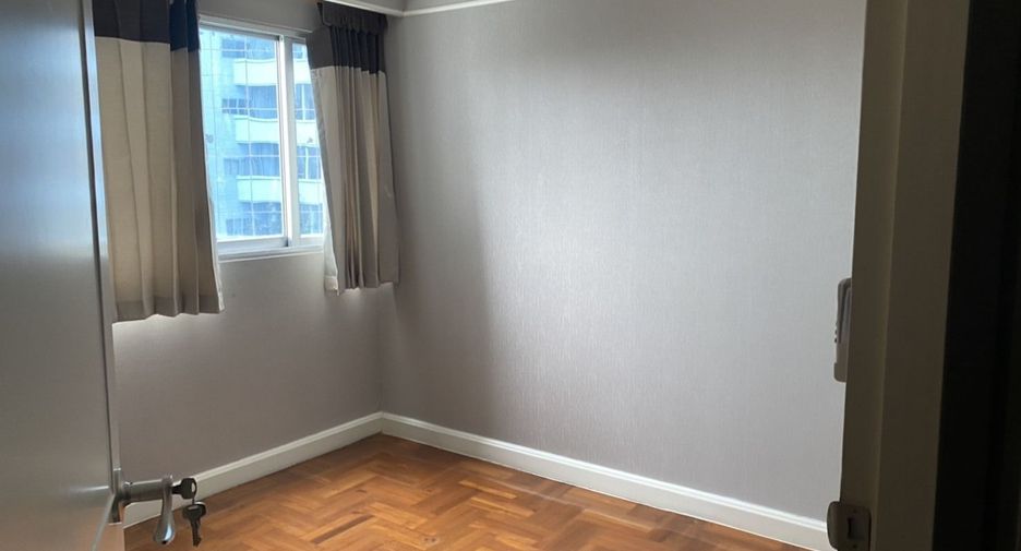 Condo en alquiler de 3 habitaciones en Watthana, Bangkok