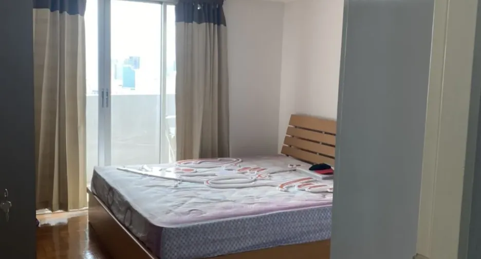 Condo en alquiler de 3 habitaciones en Watthana, Bangkok