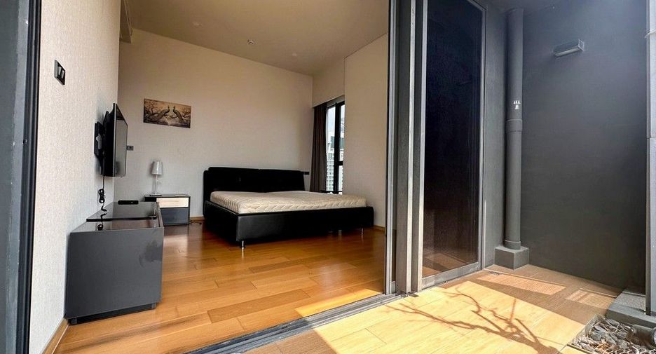 For rent 2 bedrooms condo in Watthana, Bangkok