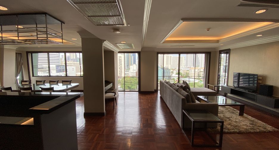 For rent 4 bedrooms condo in Pathum Wan, Bangkok