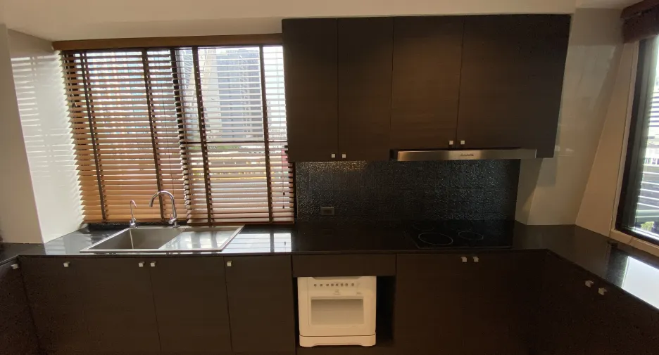 For rent 4 bedrooms condo in Pathum Wan, Bangkok